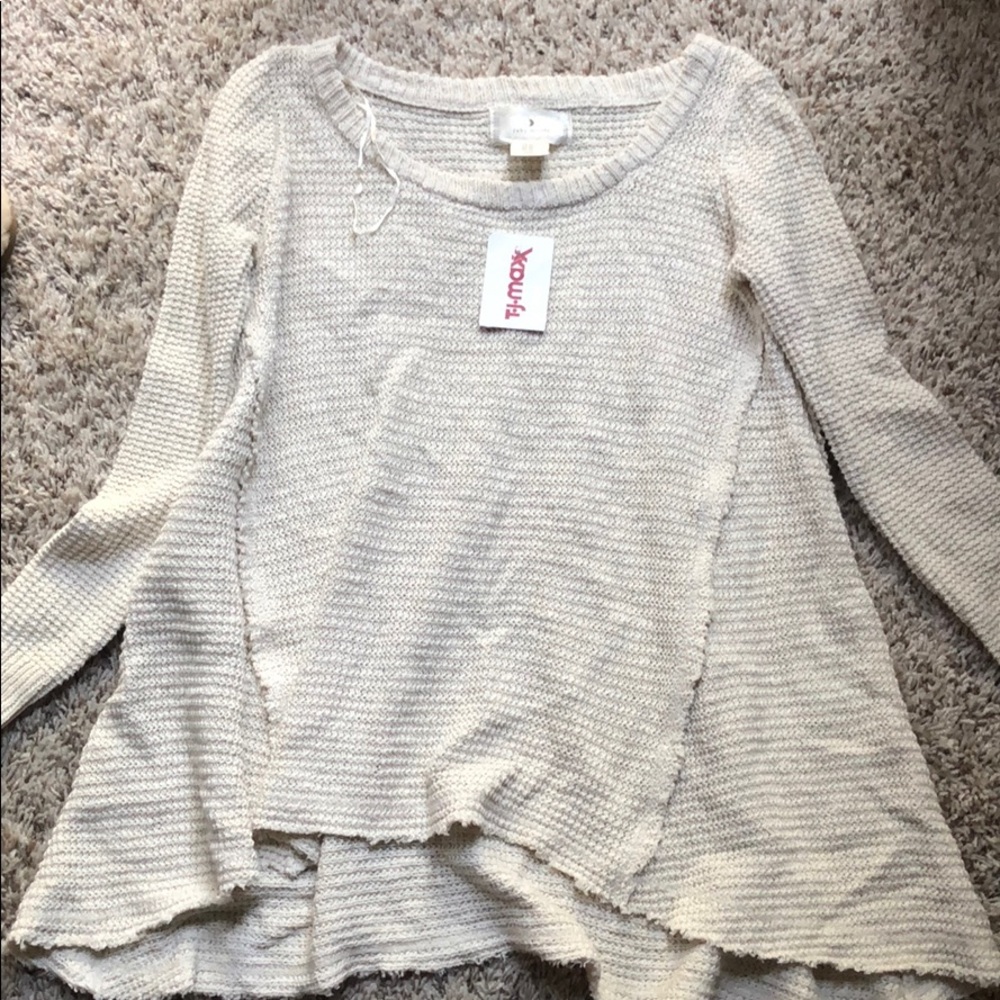 Long Sleeve/Sweater